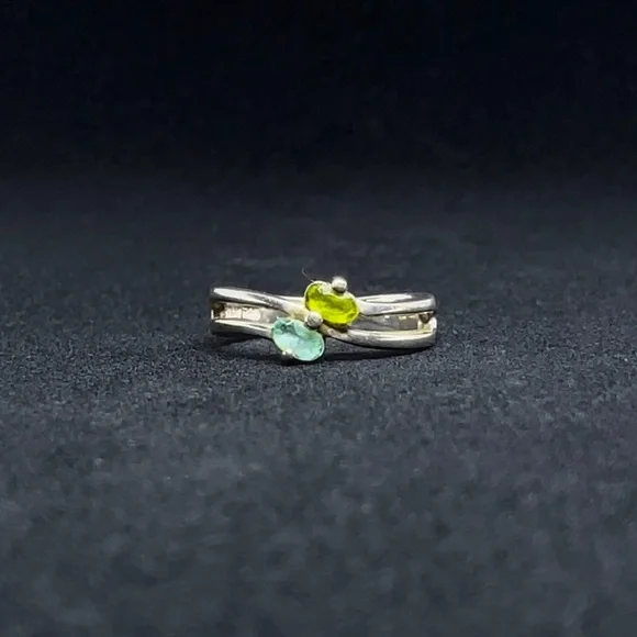 STERLING SILVER RING WITH STONES - Picture 2 of 5